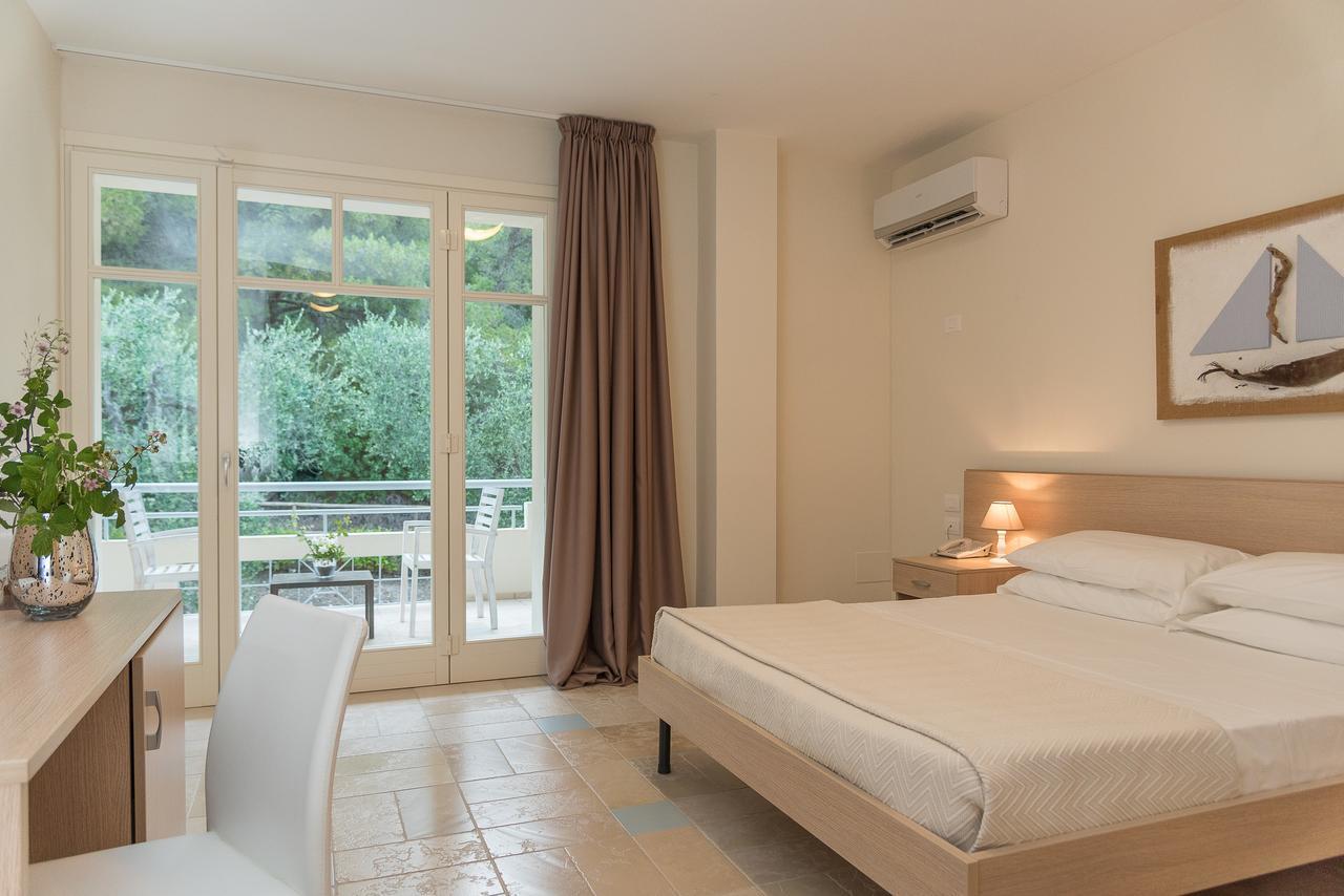 Baia Dei Mergoli Hotel มัตตีนาตา ภายนอก รูปภาพ